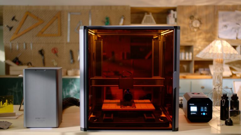 outlining the pros and cons of 3D printing